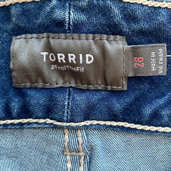 Torrid 3.5 Inch Jegging Super Soft High Rise Jean Shorts. Plus Size 28. NWT. - Picture 11 of 16